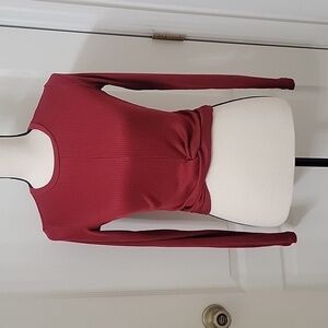 Gilly Hicks Burgundy / Brick Red Long Sleeve Twist Front Crop Top, Size S, EUC